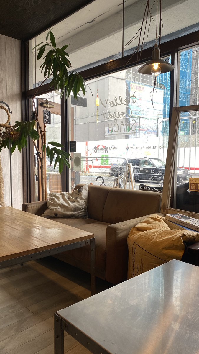 CaffeShachi's tweet photo. 週末は、少しだけゆっくり。

ランチも、昼飲みも、ディナーも。

その日の気分に合わせて楽しめるように、料理とクラフトビールをご用意してお待ちしています🍝🍺 https://t.co/bvV66qxbg8