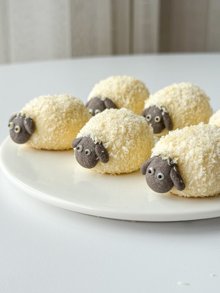 InterCentroZit's tweet photo. Today’s fun with my 5-year-old: we baked silly-shaped cookies u0026 danced to 90s pop mid-mess  No perfect treats, just full belly laughs! https://t.co/IOg5f8Cz7R