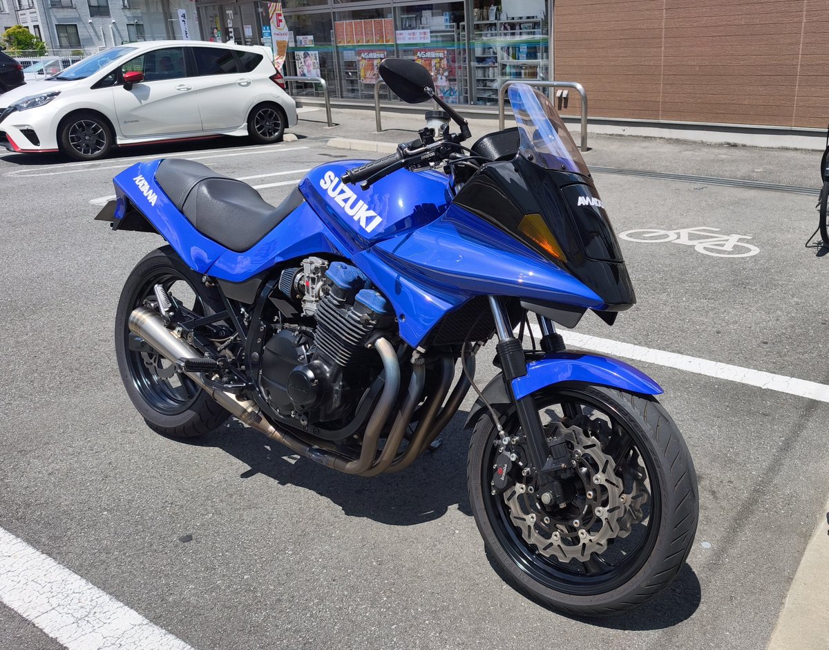 RG250Gana's tweet photo. つーわけで、同じような条件で前の機種で撮った画像と比べてみた。

左：旧中華スマホ
右：新中華スマホ（ライカって書いてある）

どっちも撮って出しトリミングのみなんだけど肉眼に近い色味出てるのは旧い方だな。
新しい方はややあっさり味だけどモノクロの写真とかは良いのでは？と思ったり...。 https://t.co/s4ceU9eLRL