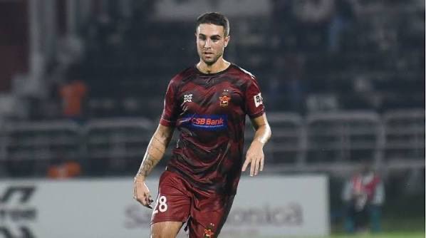 indiantransfer's tweet photo. Mumbai City FC have completed the signings of Sergio Llamas and Carlos Delgado so far as part of their foreign contingent! What would you rate these signings on paper?

#IndianFootball https://t.co/HUrjmjrEeU