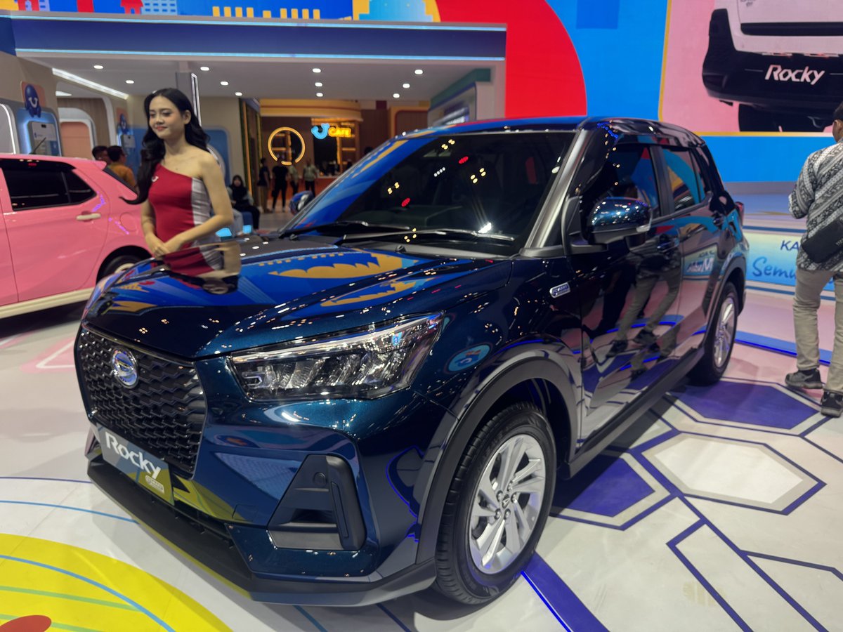 lovalismm's tweet photo. Kalian yakin ga pengen nyobain Daihatsu Rocky Hybrid dari @daihatsuind ? Cari tau Lebih dalam dan dijamin Pengen bawa Pulang🤤

#DaihatsuRockyHybrid #SemuaJadiMudah #DaihatsuSahabatku https://t.co/A5OKEoR3E1