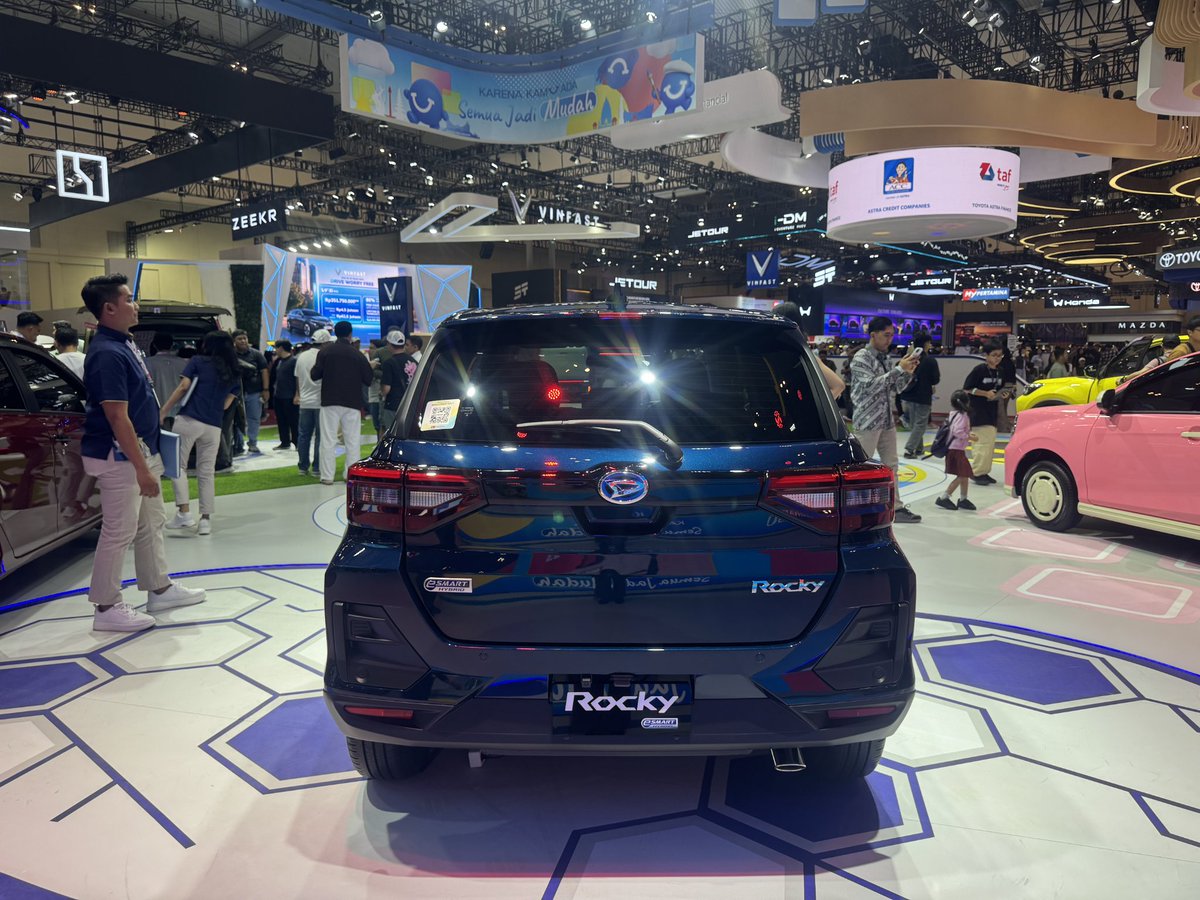 Kiky_alif's tweet photo. Kadang kepikiran kalau tiba-tiba butuh uang dan harus jual mobil. Daihatsu Rocky Hybrid @DaihatsuInd lebih mudah dijual kembali dan punya resale value 
#DaihatsuRockyHybrid #SemuaJadiMudah #DaihatsuSahabatku https://t.co/WhKHTGhY0x