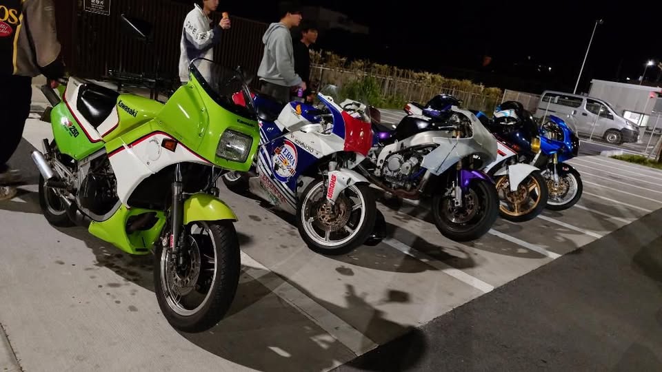 GSX_gk73a's tweet photo. 報告遅れましたが
この度バイクを当面の間、降りることになりました。
親の入院費と手術費に充てるために手放したので
また時間が経って余裕のある時に
ひっそり復帰します。
その時はまた絡んでください！
車で道駅とかは行くと思うんで誘ってください。
ありがとうございました。 https://t.co/hweZxFZMav