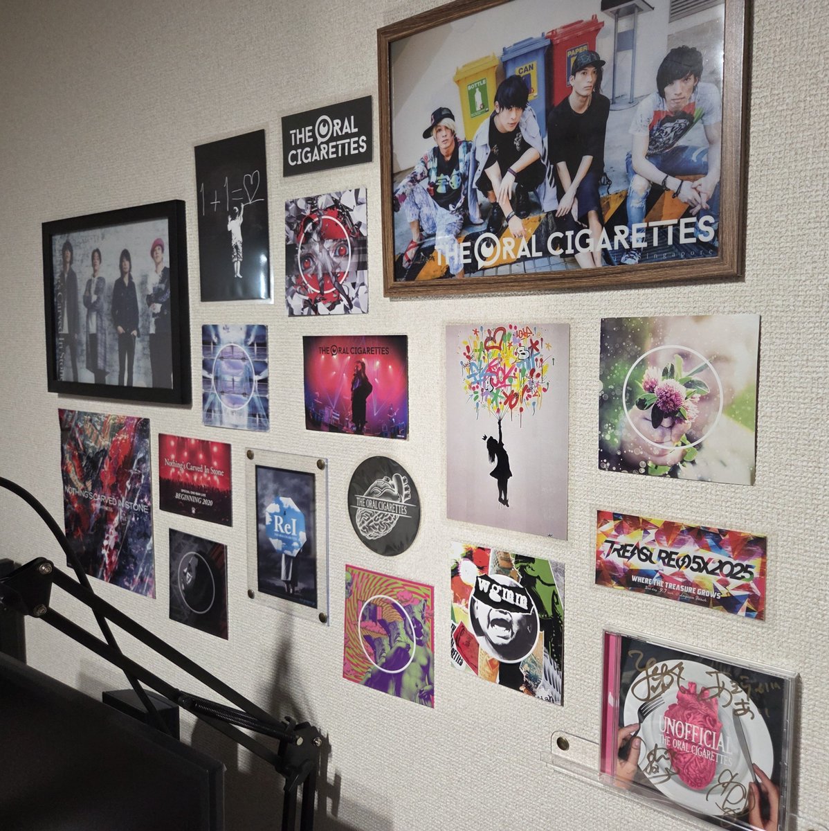 a_chan00095's tweet photo. 新居の配信デスク周り
やっと手つけ始めた(  ˘ω˘ )
ナッシングスとオーラルまだまだ増やす https://t.co/6KY2VcyDbX