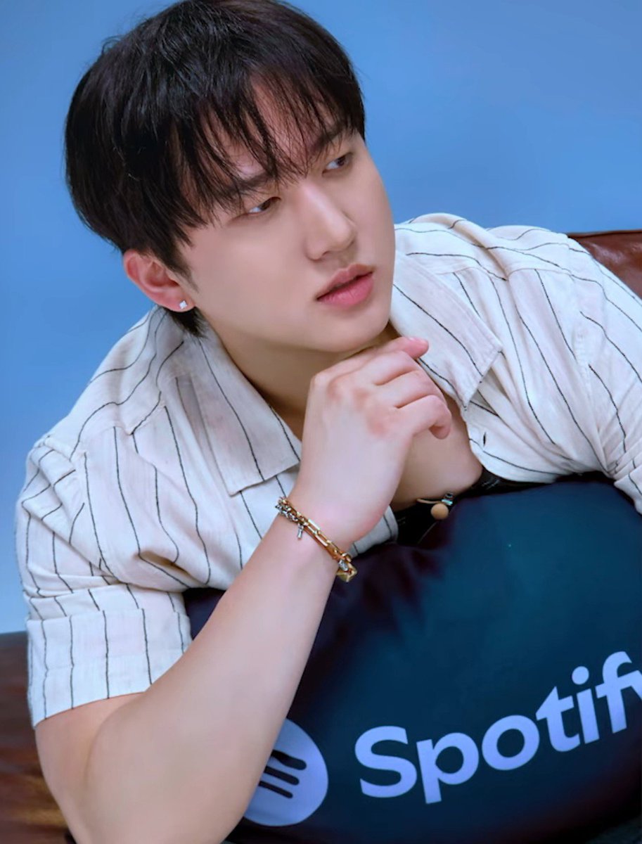 seochangbinpics's tweet photo. Changbin is the perfect balance between strength and heart, demonstrating all the time that being strong is not just about having character, but also about being a firm foundation, a refuge, and a source of joy for those around him.
#ChangbinWeek
#BdayChangbin_D3 https://t.co/6pPRZecLDo