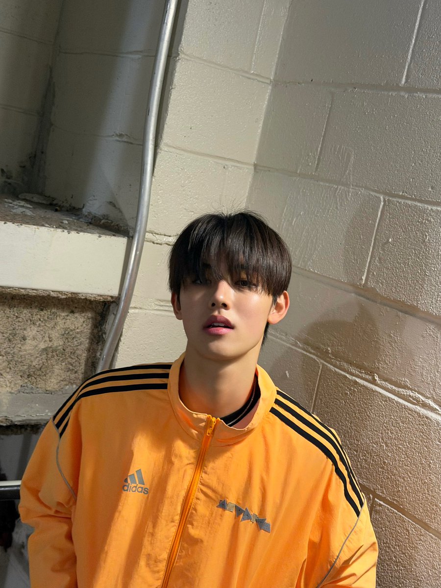 mewxxj's tweet photo. 성현이가 왜 덮머생머리 좋아하는지 알거같다 존잘 https://t.co/W6wmWTHMOM
