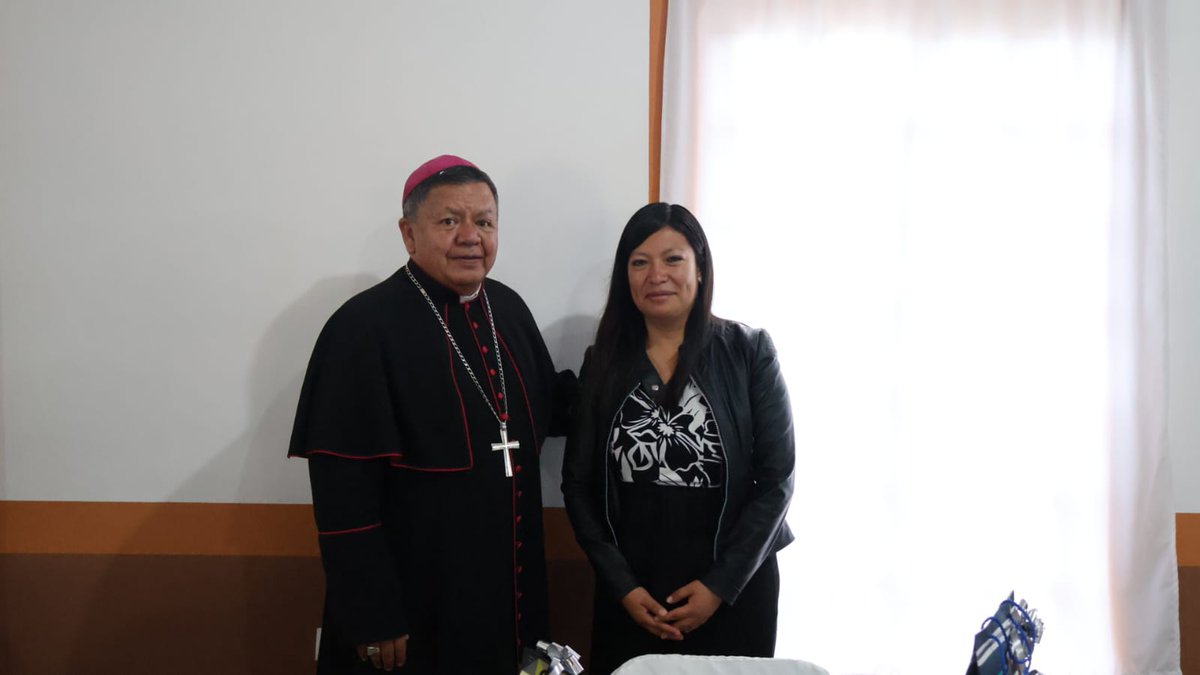 ALauraSB's tweet photo. 🟡Acompañamos la visita pastoral de Monseñor Gonzalo Alonso Calzada Guerrero y reconocemos el valor de su presencia en la cabecera municipal, Los Benítez y Cerro Temaxcalapa, llevando un mensaje de esperanza y paz.

#AnaLauraSánchezBenítez
#UnidadLuchayProgreso
#CañadaMorelos https://t.co/rdqlA5m5sw