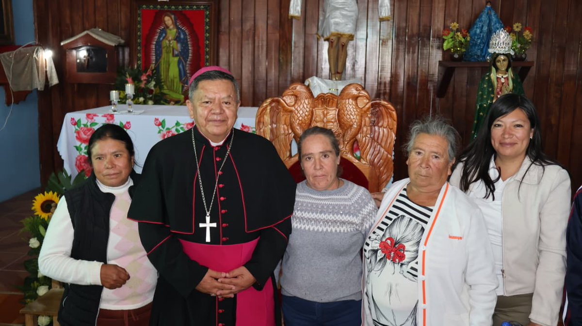 ALauraSB's tweet photo. 🟡Acompañamos la visita pastoral de Monseñor Gonzalo Alonso Calzada Guerrero y reconocemos el valor de su presencia en la cabecera municipal, Los Benítez y Cerro Temaxcalapa, llevando un mensaje de esperanza y paz.

#AnaLauraSánchezBenítez
#UnidadLuchayProgreso
#CañadaMorelos https://t.co/rdqlA5m5sw