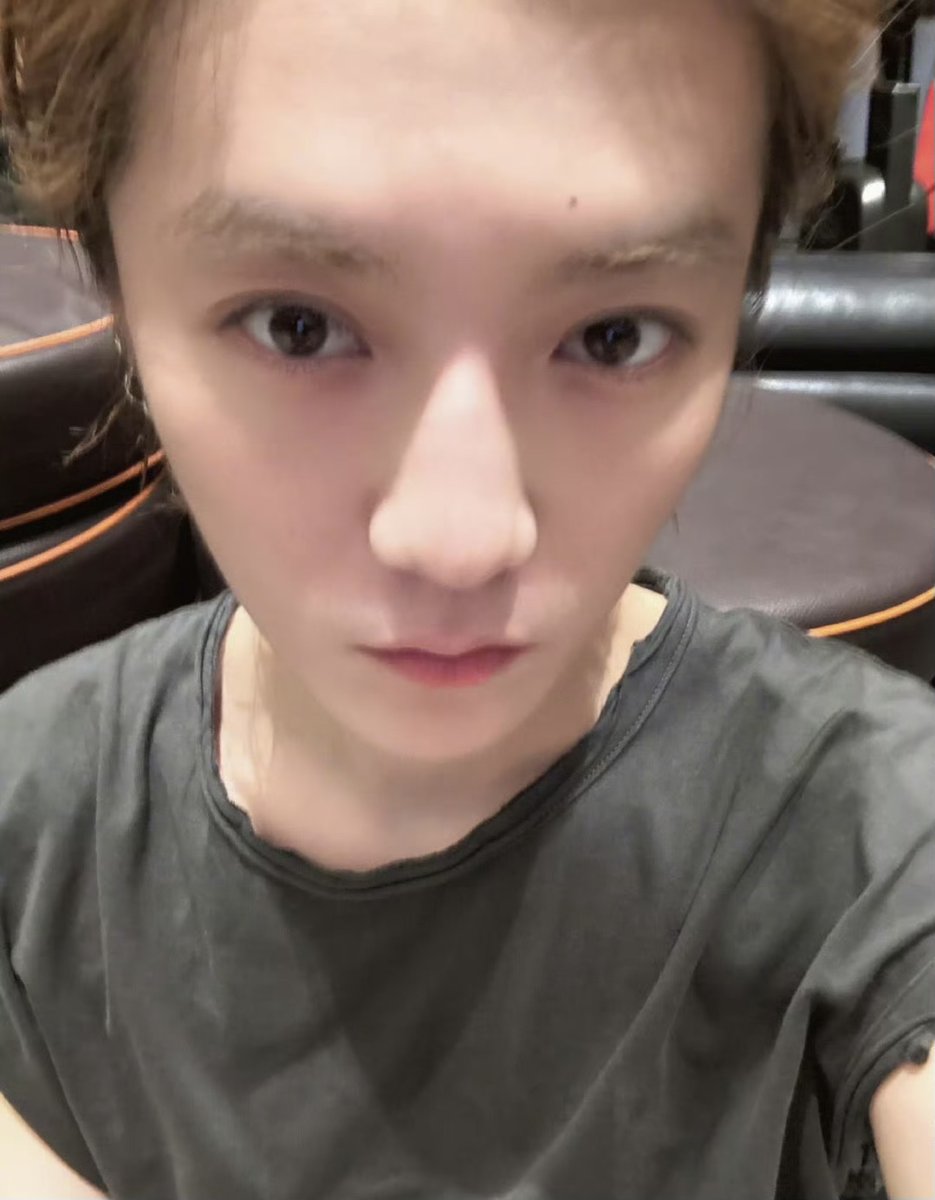 ChueHermony's tweet photo. Just finished the most chaotic u0026 fun variety show recording! My throat hurts from laughing and I’m already counting down to episode air day https://t.co/gIxrQxREAC