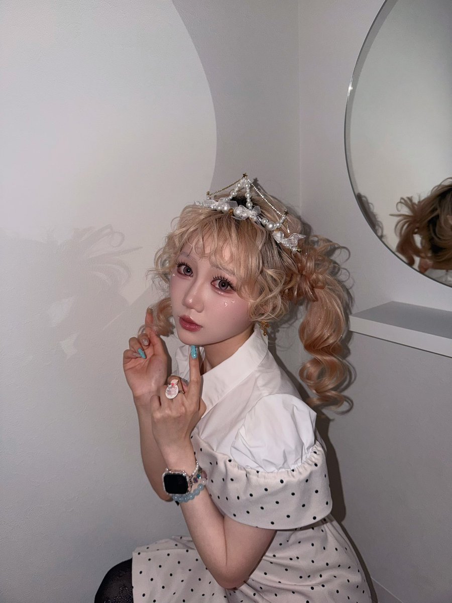 souffle0602's tweet photo. ⁎*💧𝔗𝔦𝔞𝔯𝔞*✲ ﾟ*✦ . ✨

キラキラスプレー盛り盛り✨
フラッシュで変身🪄

🎀@Rilly_emulie 🎀
#ヘアセット 
#ヘアアレンジ 
#ポートレートモデル 
#量産型 https://t.co/jQ0y6TJdqF