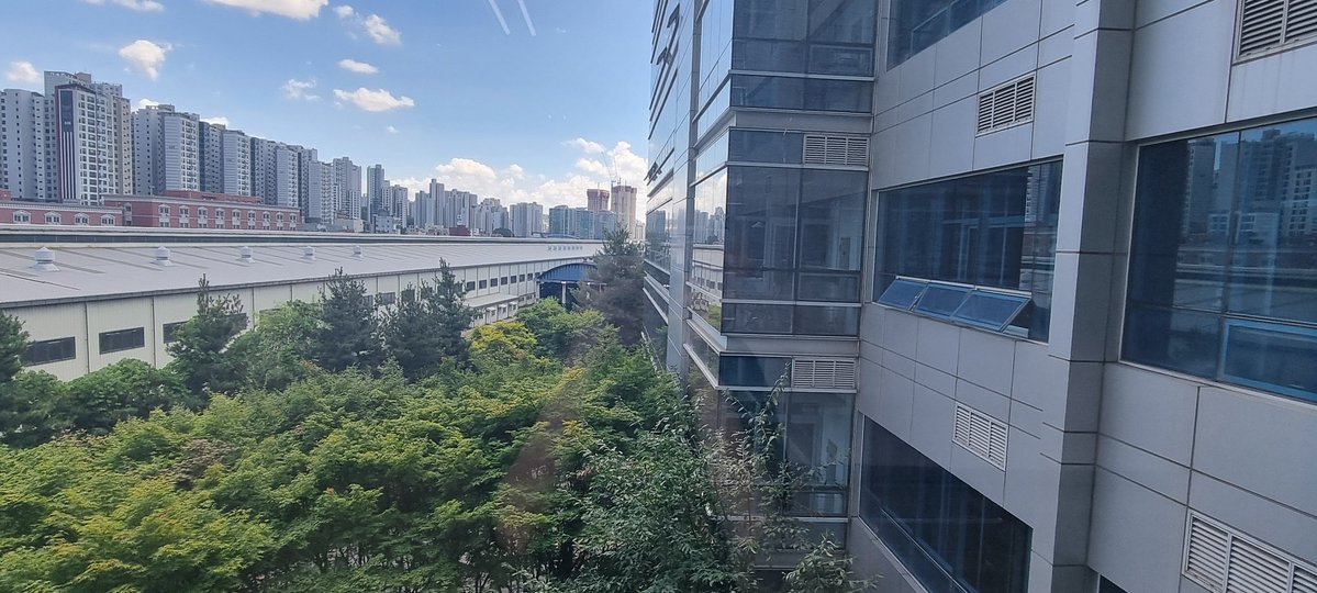dio_moda9597's tweet photo. ai도입이 디자인과인 나한테는 예민하지,
그래서 국가?에서 하는 ai관련 강의 선발되서 듣고있는데...
복무의 공백기 1년 6개월이 너무 크다... https://t.co/rGxXaeEaPu