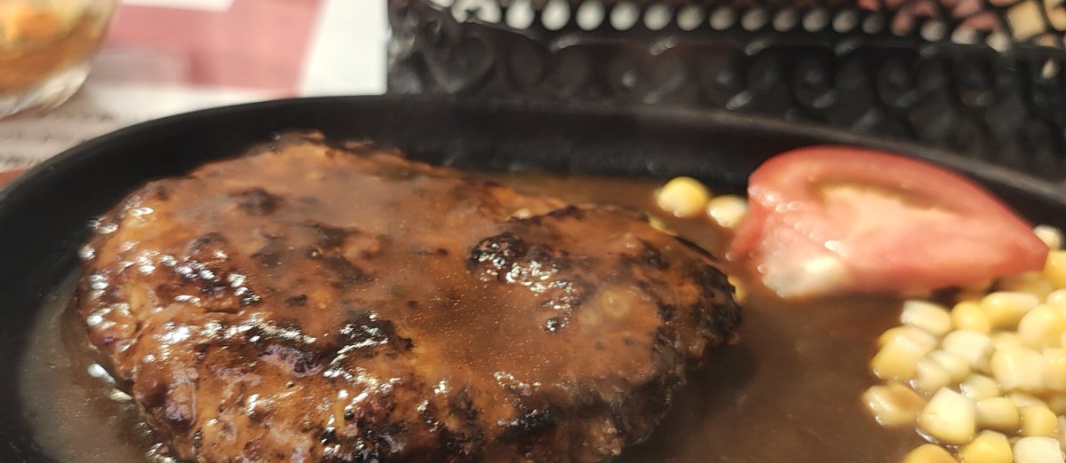 myonalpine's tweet photo. ステーキとハンバーグランチ https://t.co/ZjGPT2JRE7