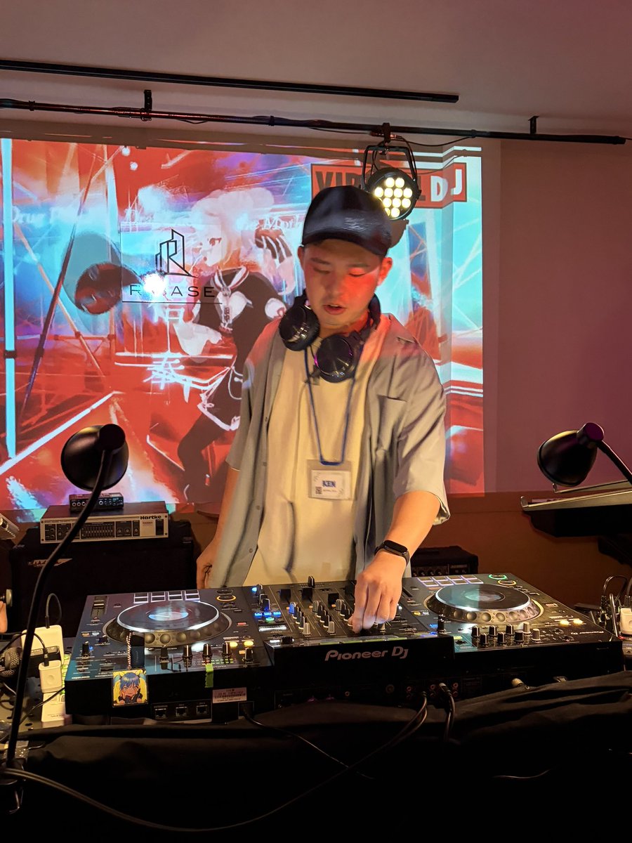 gtr_34r's tweet photo. VTuberサイド1番手のKENのターン！
#VVBASE https://t.co/yyv2BsiNho