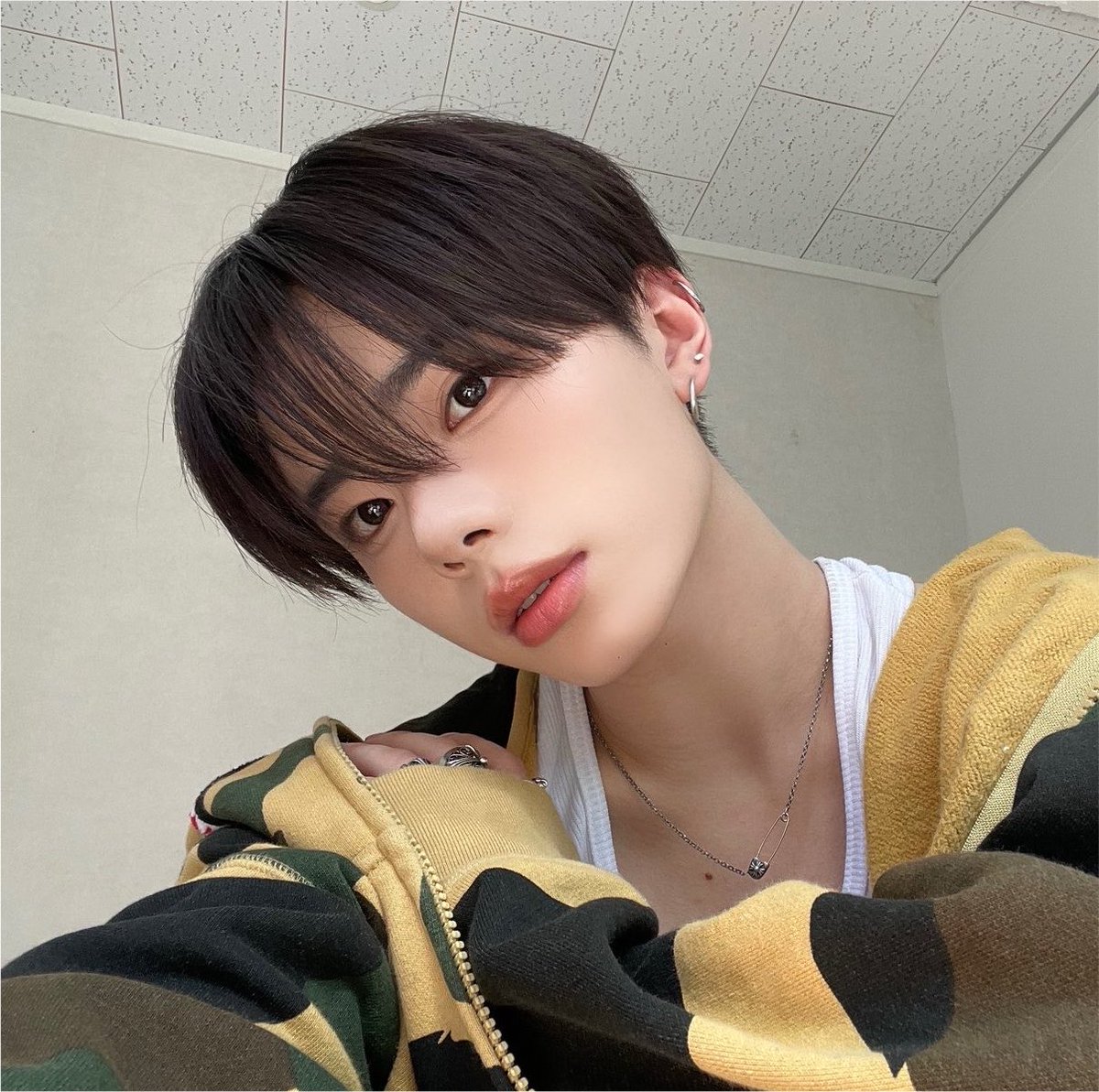 hmstex's tweet photo. 아니진짜이뿌게생김….  진짜반함 https://t.co/McW2L7Hd8g
