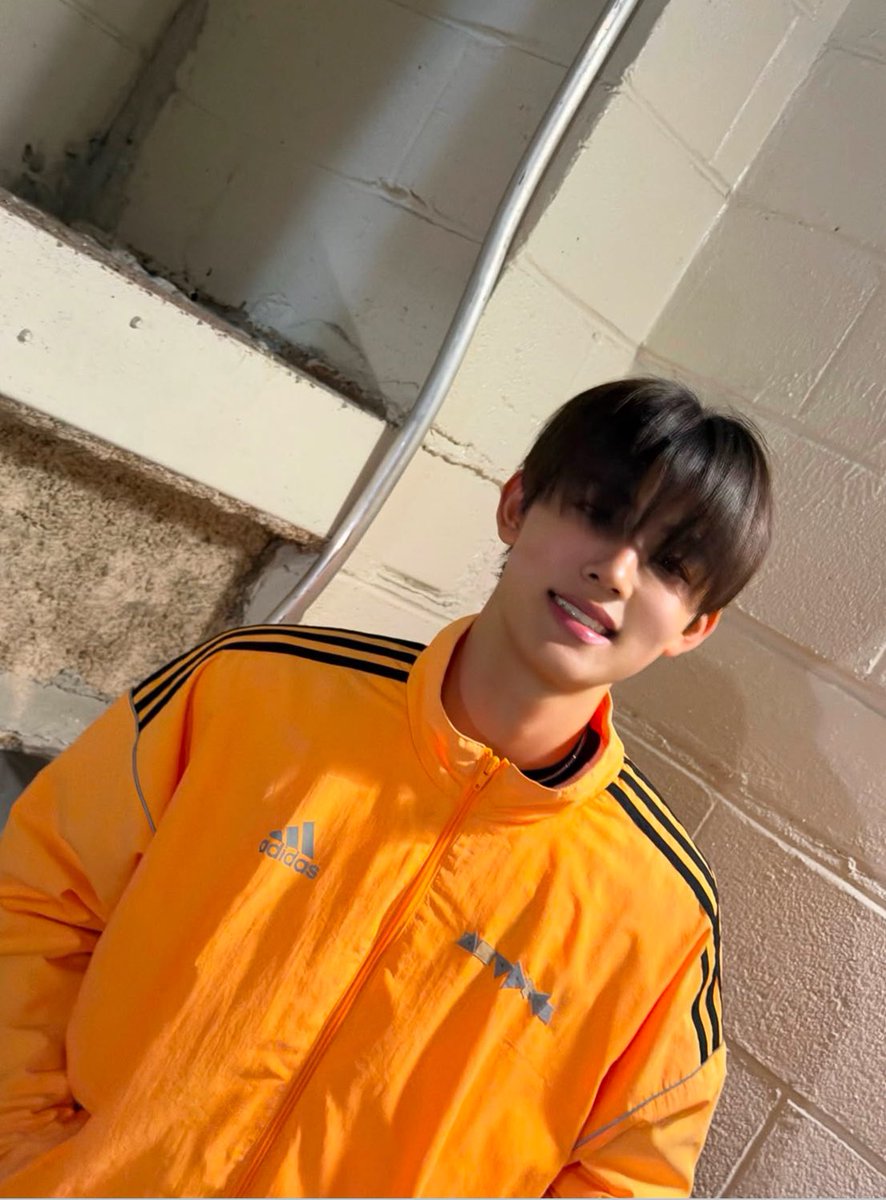 eeonnm's tweet photo. 이사진들은또개커여움ㅎㅎ https://t.co/keiXnG2xRm