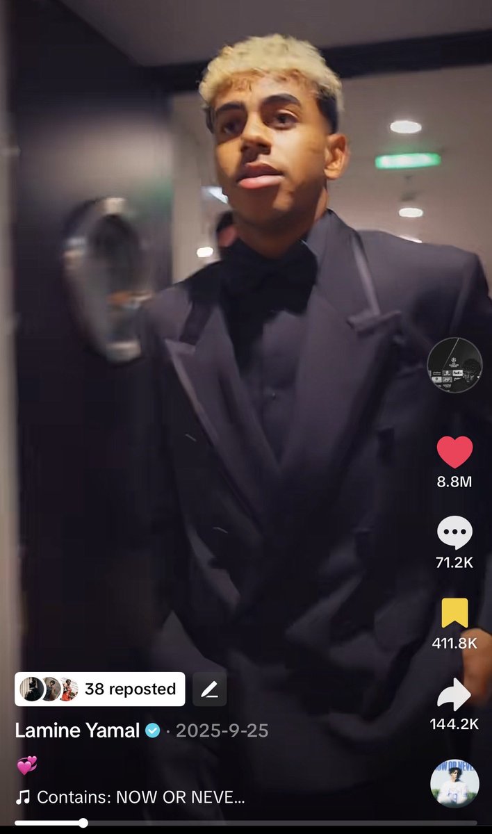 1tkandz's tweet photo. Crazy to think how fast your life can change, from recording a song in my living room to the biggest stars in the world recognising me. If this isn’t proof that anything is possible I don’t know what is 🙏🏾 https://t.co/Pub8UIMZOg