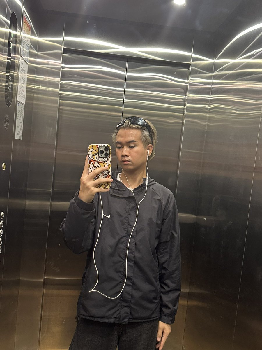 ZAAY01's tweet photo. ชวนไปซาวน่าหน่อยคับพี่ๆ https://t.co/4phbxmrB3u