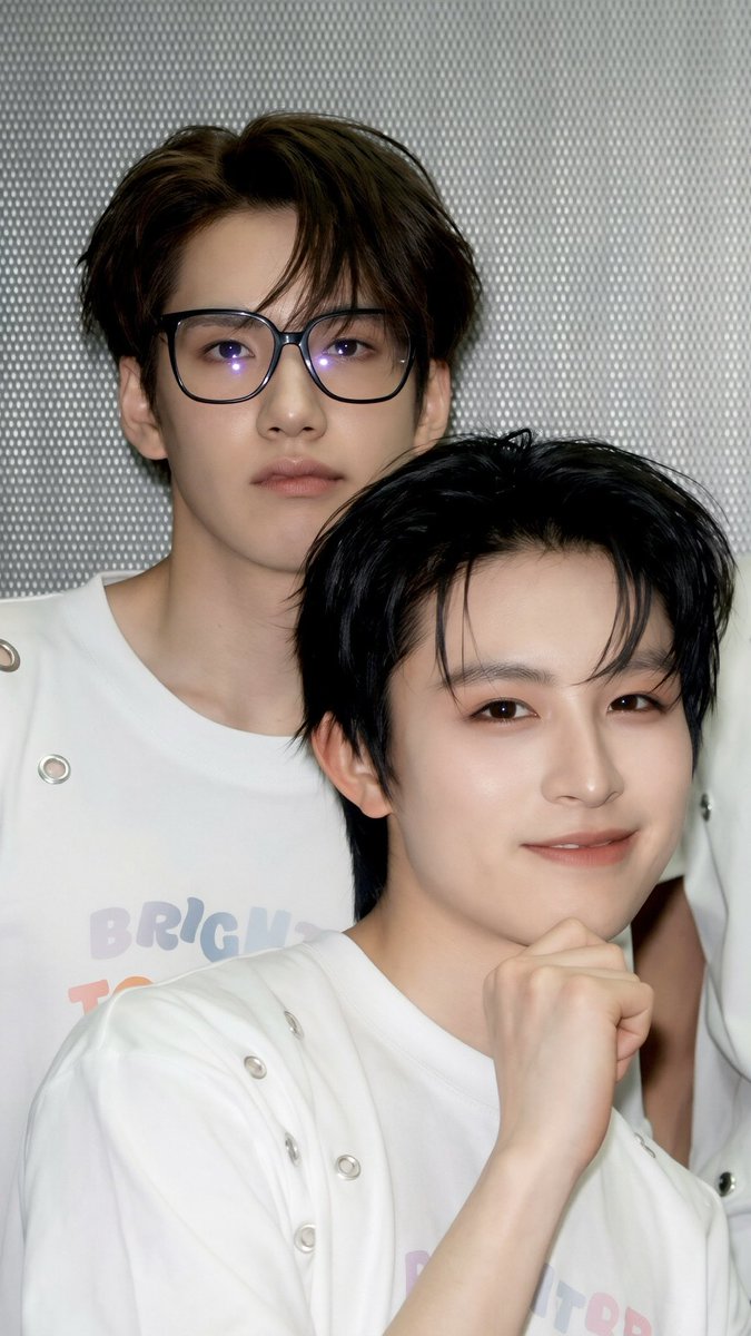 yourbadcow09's tweet photo. แต่เล้กจนโตเลย 🥺🩷🩵 https://t.co/v21XlA4IcY