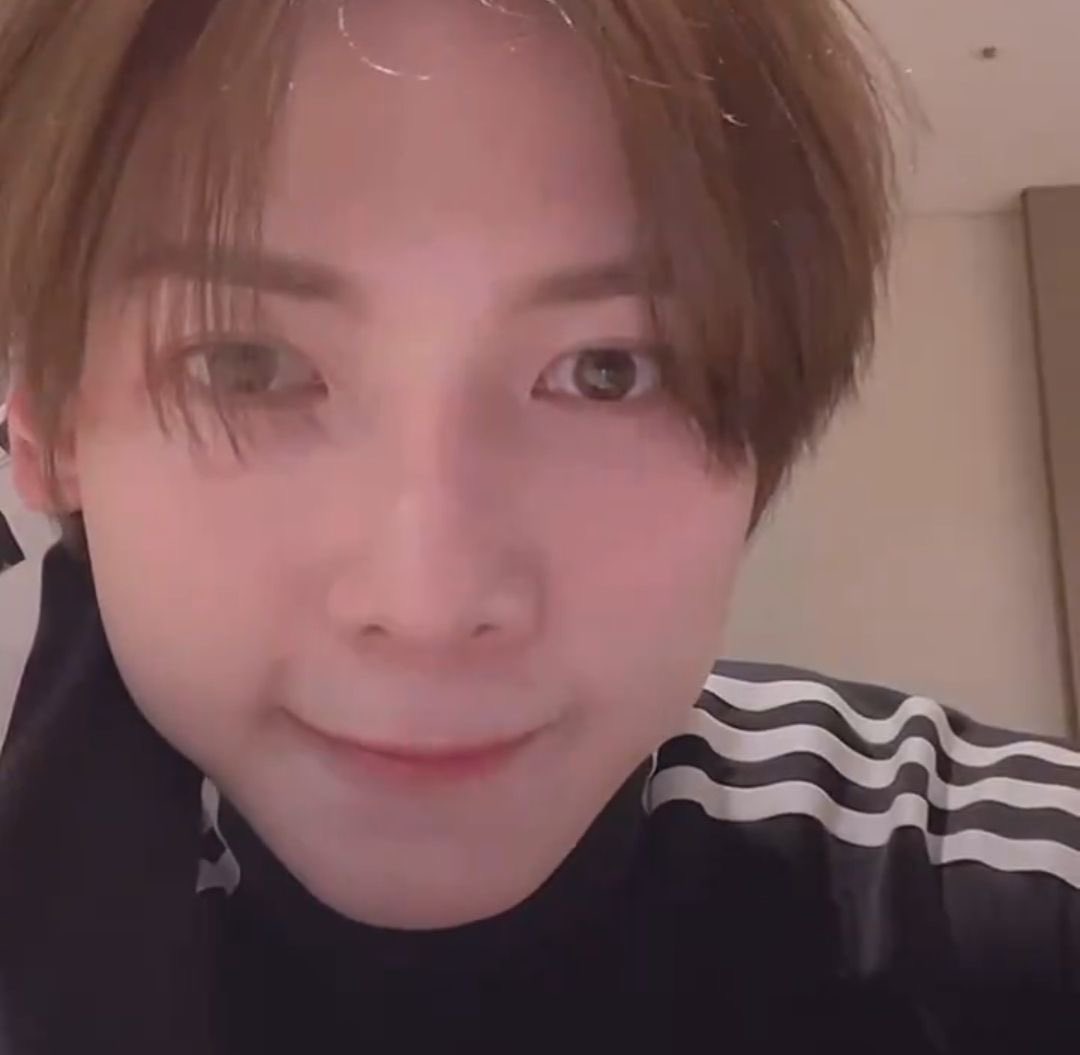 hehetmads's tweet photo. pinterest gives me equal parts yeosang and orangutans https://t.co/McVzF7xJ3h