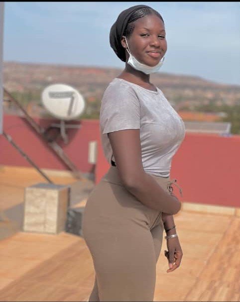zainarb__'s tweet photo. Am 17 can you and I date???? https://t.co/8z7m4UMkOc