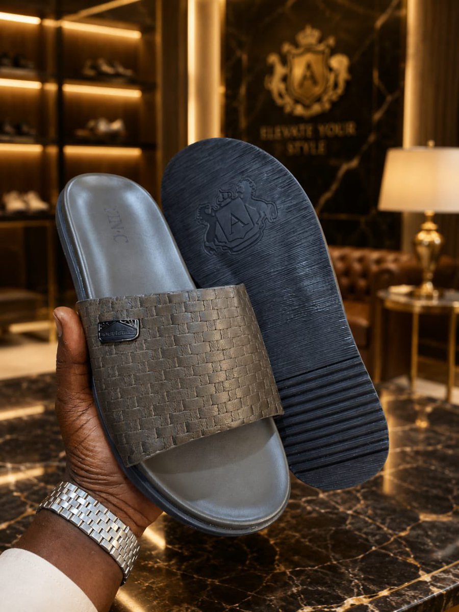 dinero_crocs's tweet photo. + Sizes 40 to 46 

Price: N22,000 https://t.co/tLu8OFzoBb