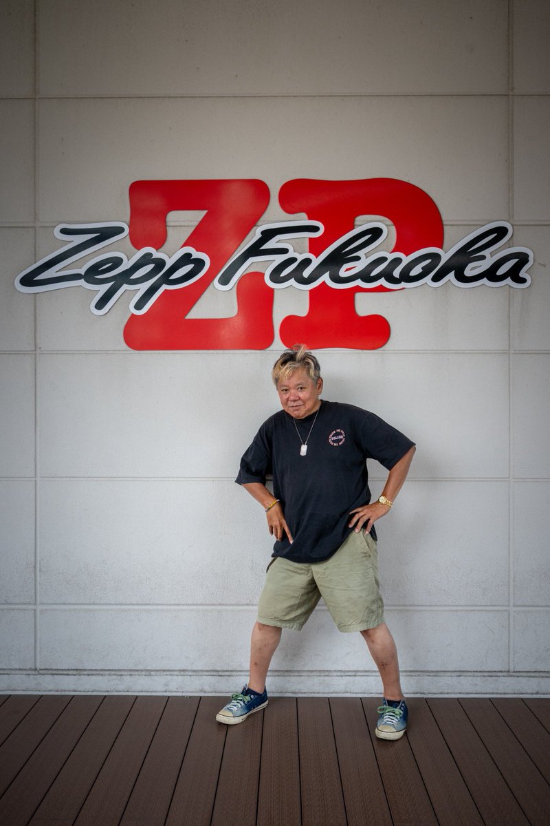 staff_anomaly's tweet photo. とりあえずメンバーより先に…( ˊ̱˂˃ˋ̱ )
坂井氏に撮って頂きました！
#ZeppFukuoka https://t.co/fG2KtpE8HT