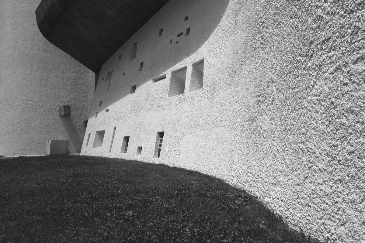MAlkudaywi's tweet photo. Le Corbusier's Ronchamp Chapel

#Archdaily https://t.co/3hupZMCV7D