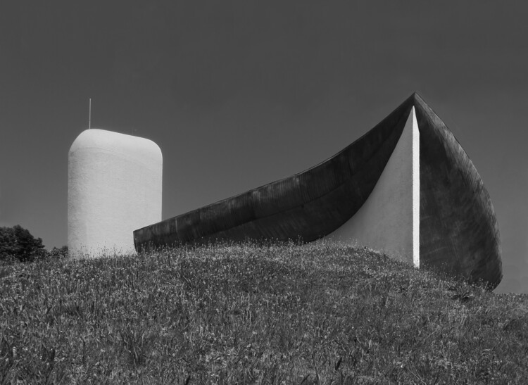 MAlkudaywi's tweet photo. Le Corbusier's Ronchamp Chapel

#Archdaily https://t.co/3hupZMCV7D