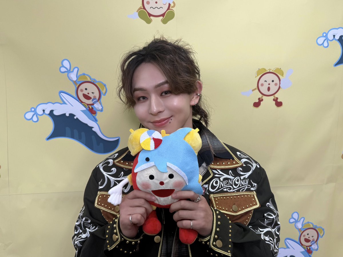 onenonly_tokyo's tweet photo. 『#めざましWANGANフェス』にご来場した皆さん
僕たちは #ONENONLY(#ワンエン オンリー) です🐶

◤ WHO?? ◢  
ボーカル🎤
#EIKU(#山下永玖)

Instagram📸
🔗 https://t.co/VNO4lsS0Zi

@cx_mezamashi
#めざましライブ #ONENONLY https://t.co/fceEuYmtQB