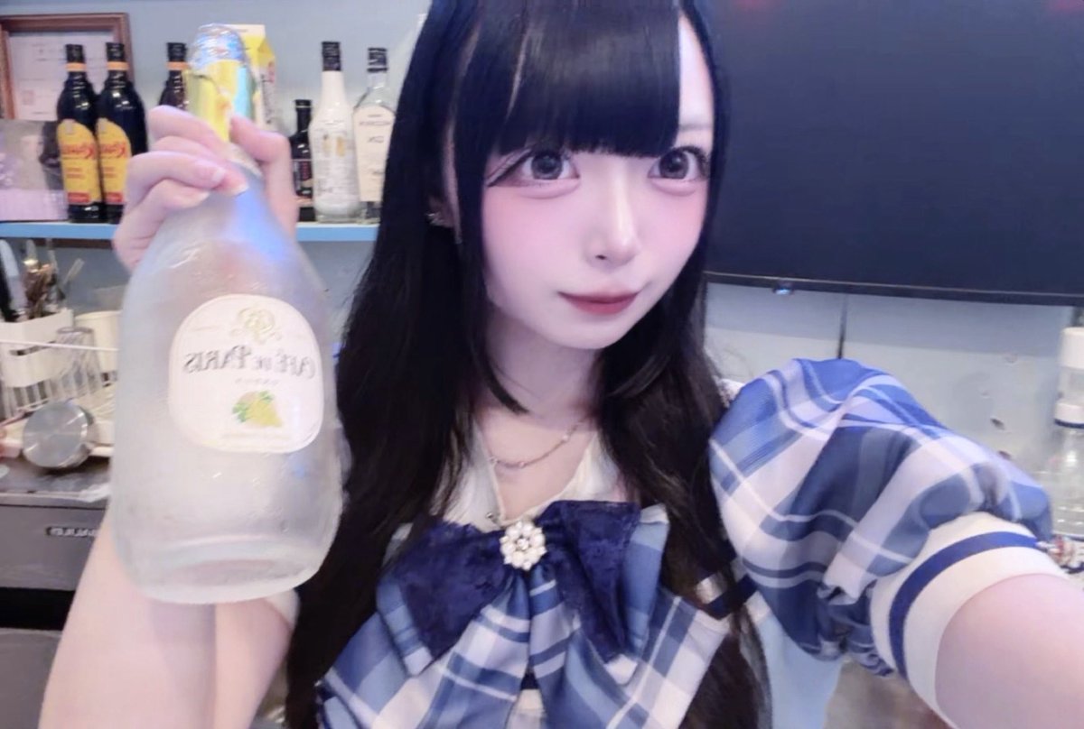 AERU__NoALil's tweet photo. きのうもありがとう꒰ᐡ⸝⸝> ·̫ <⸝⸝ᐡ꒱💕
お酒解禁でとてもうれしい日々🎶㊗️✨

❤︎朝からお疲れ様なのに終電まで感謝お兄さん❤︎
❤︎久々会えて爆語りとても楽しかったお兄さん❤︎

お盆たくさんいるから一緒にのもー！♡♡
#コンカフェ  #コンカフェ営業  #秋葉原 https://t.co/3rUKeEQCp5