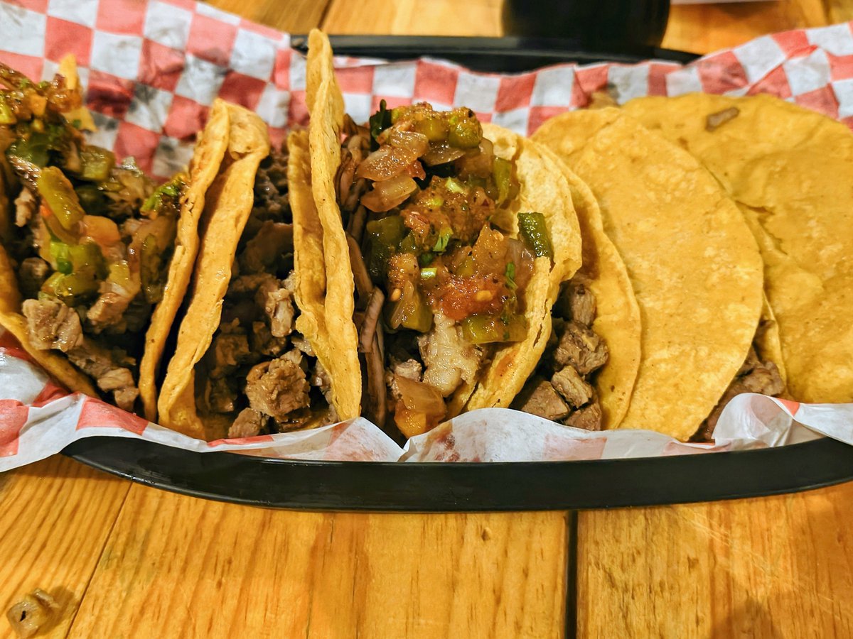 marek12127's tweet photo. Pues me prohibieron muchas cosas, pero no los tacos 🤤😁 https://t.co/krDLCnJkfV