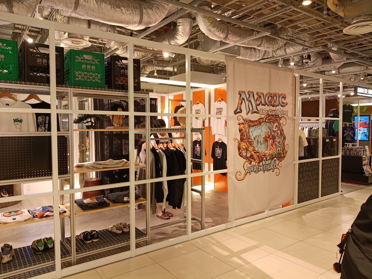 omanckuk_DCB's tweet photo. 渋谷までコレ見に来たけど、
めぼしいものは無かった。 https://t.co/Op1vF2EJSd