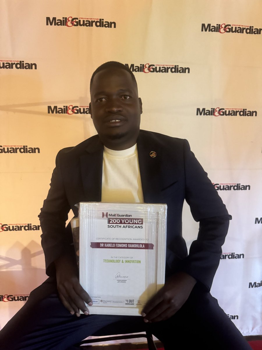 EdmondReekaybee's tweet photo. #MG200Young : Dream big South Africans

Glad to share that I got recognised by Mail and Guardian❤️❤️❤️❤️ https://t.co/XDzVLwcB89