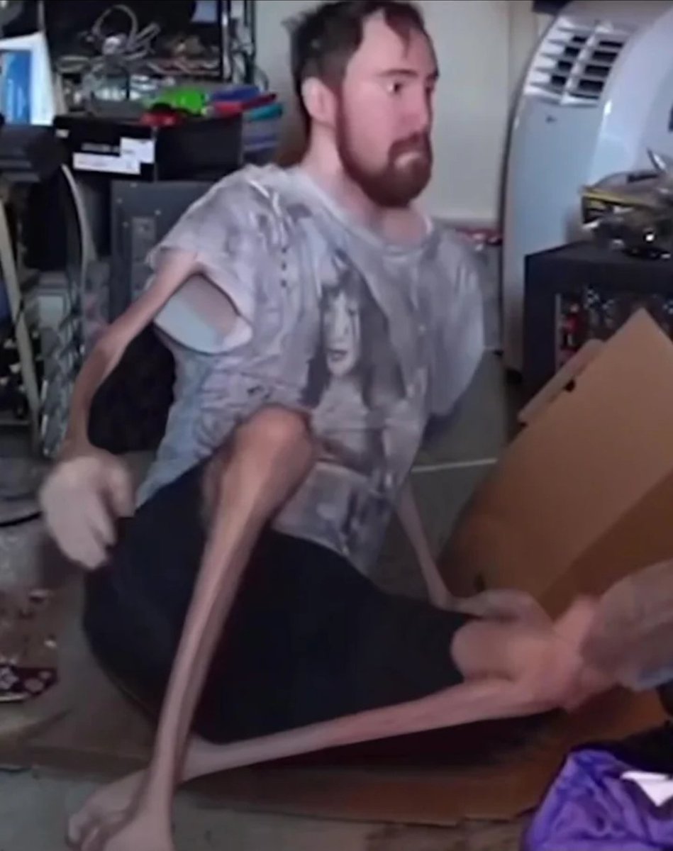 CreekshitinDaws's tweet photo. @RaionSensi @Dexerto Product in the ad versus when it shows up at your house https://t.co/VhdNooTM2X