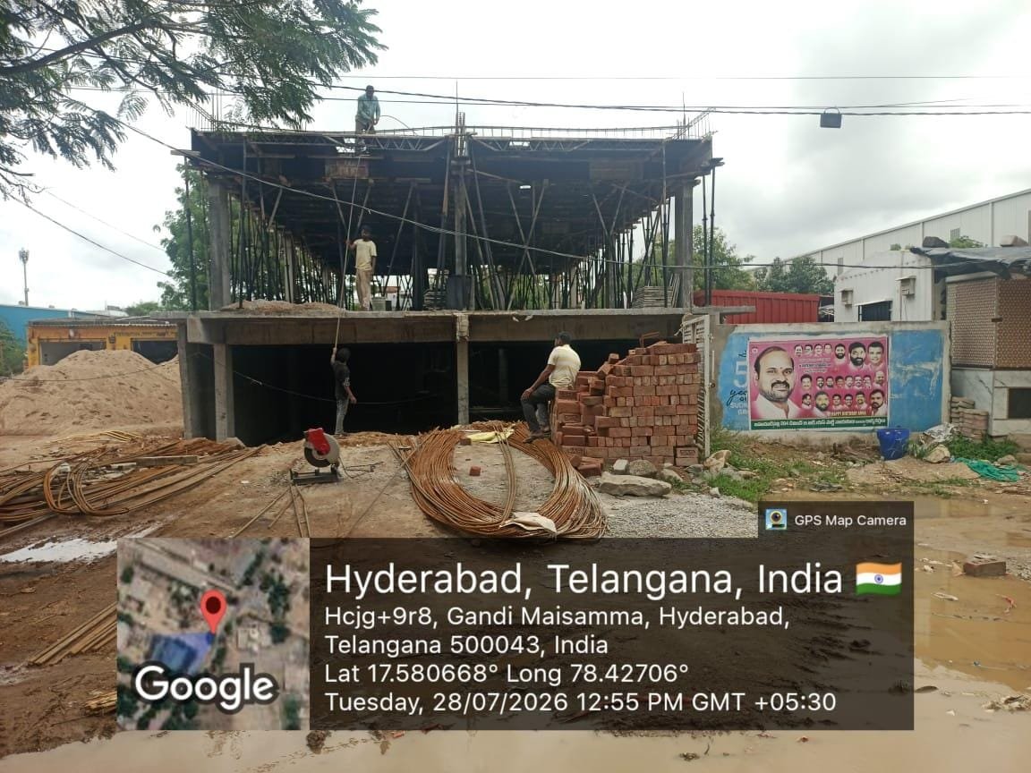 Madhav51599199's tweet photo. CYBERABAD MUNICIPAL CORPORATION-DUNDIGAL CIRCLE-59 LIMIT'S..

 -దుండిగల్ మున్సిపల్ అధికారుల బరితెగింపు విధులు.. అక్రమ కట్టడాలతో..! ప్రభుత్వ ఖజానాకు చిల్లు..! అధికారుల జేబుల్లోకి మళ్లింపు అంటూ విమర్శలు..

-అధికారుల జేబులు నింపుతున్న అక్రమ నిర్మాణాలు, షెడ్లు..? మాజీ కౌన్సిలర్ ఫిర్యాదు చేసినా..! సిఫార్సుల పేరిట, ఏసిపి-టిపిఎస్ అక్రమార్కులకే ప్రాధాన్యత..?

-పోలీస్ స్టేషన్ సమీపంలో ఓ భారీ షెడ్డు‌ నిర్మాణం.. పక్కనే మరో అక్రమ నిర్మాణం.. దుండిగల్ టౌన్‌ప్లానింగ్‌లో రాజ్యమేలుతున్న వసూల్ దారులు..?

-సైబరాబాద్ మున్సిపల్ కార్పొరేషన్ నుండే ఈ దందాకు తెరలేపుతున్నట్లు సమాచారం.. అధికారపార్టీ నేతల సిఫార్సులు ఉన్నాయని సిఎంసి నుండి ఫోన్‌లు..?

-ఇదే అదనుగా సిఫార్సులు ఒక నిర్మాణానికి అయితే, మరో 10 అక్రమ కట్టడాలకు సహకరించడమే ఏసిపి-టిపిఎస్ పనిగా పెట్టుకున్నారని ఆరోపణలు..?*

-అలంకార ప్రాయంగా సర్కిల్ డిప్యూటీ కమిషనర్.. బెల్లం కొట్టిన రాయిలా మౌనం.. డీసీ దృష్టికి తీసుకెళ్ళినా ప్రయోజనం శూన్యం.. తిలాపాపం తలాపిడికెడు..? అంటూ విమర్శలు..

-అక్రమ షెడ్డు, కట్టడాలపై ఫిర్యాదు చేసినా, దున్నపోతు మీద వర్షం పడిన వైనం..? పక్కనే ఓ మార్వాడికి చెందిన రెండు పర్మిషన్‌లతో,ఒకటే వ్యాపార సముదాయం.. అక్రమ నిర్మాణానికి టిపిఎస్ ముఖేష్ సింగ్ సహకారంగా ఆరోపణలు..

-నిరంజన్ కాలనీలో జనార్థన్ రెడ్డి, లావణ్యల వేరువేరు అనుమతులతో, కలిపి ఒకటే కమర్షియల్ కాంప్లెక్స్.. అధికారపార్టీ, అండ్ బీఆర్ఎస్ నాయకుల బంధువు ది అంటూ, జనార్థన్ రెడ్డికి సిఫార్సులు ఉన్నాయని చెబుతున్న టౌన్‌ప్లానింగ్..
@revanth_anumula @Comm_HYDRAA @TelanganaCMO @TelanganaCS @PrlsecyMAUD @CMC_Offcl   @MC_Cyberabad @zcquthbullapur @dcdundigal59 @DC_Dundigal @Commissionerdu2 @TelanganaACB @TGVIGENFO @GHMCOnline @CommissionrGHMC @Min_SridharBabu @UttamINC @akula_bjp @kp_vivekanand @RajuShambipur @KunaSrisailam @HanmanthKolan