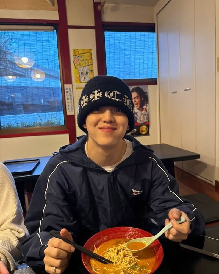 skye_flakess's tweet photo. @IDKdisaccount @pledis_17 THIS IS SOO CUTEEE

MAKE WAY FOR SCOUPS DAY

#난_언제나_승철이편_생일축하해
#Its_BOSS_SCOUPS_Day
@pledis_17 https://t.co/SCmMOAtGXG