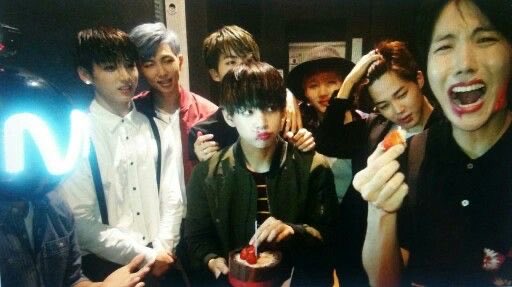 velvette_ali's tweet photo. ──   busco mutuals !! 💘
 
           🇵🇪/17/she

𐔌❤︎  ͡꒱  :  twice, bts, newjeans, illit, red velvet.

𐔌❤︎  ͡꒱ : Modric, Neymar, Cr7, Ferran

Dni: pedo zoo necro.

ㅤ    ♡ + ↻ =mutis :3

#mutis #mutuals #kpoptwt #stantwt #modrictwt #cr7 #armytwt #twicetwt https://t.co/T5PgxNEEgh