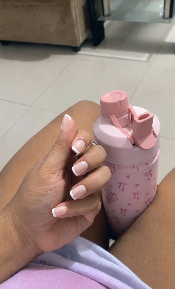 nalmariof's tweet photo. Lo siento pero más fiel que yo a estás francesas nadie 🤌🏽🌸🩰🎀✨ https://t.co/cXNaKUIeqj