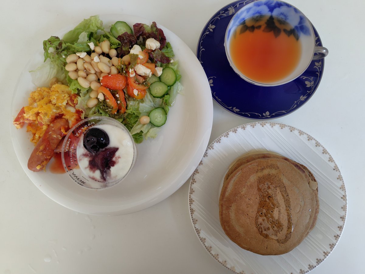 salasa_U's tweet photo. 気付いたらボリューミーになっていた朝ごはん
お昼ご飯は飲み物ト甘い物ちょこっとだけになりました https://t.co/tWhzyKTYIT