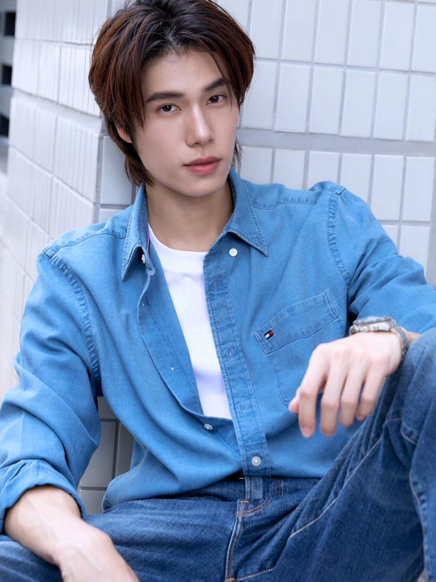 PhuwinOfficial's tweet photo. ➖ 📹 IGR @phuwintang REPOST: 

All blue in @TommyHilfiger. Always denim.

❥@phuwintang🍯

8AUG Luminous PHUWIN

#TommyHilfiger 
#TommyFamily 
#phuwintang https://t.co/08U6siCLH8