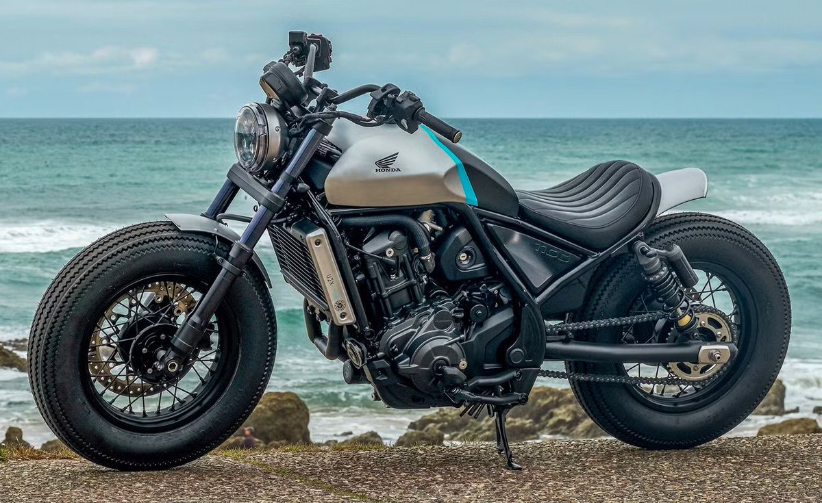 Moto_History's tweet photo. The new Honda Rebel 1100 is ripe for customization.  Great platfirm.  #hondamotorcycles  #custommotorcycles  #bobber  #oldschoollooks  #americanstyle  #hondarebel  #streetcustom https://t.co/3z352S760a