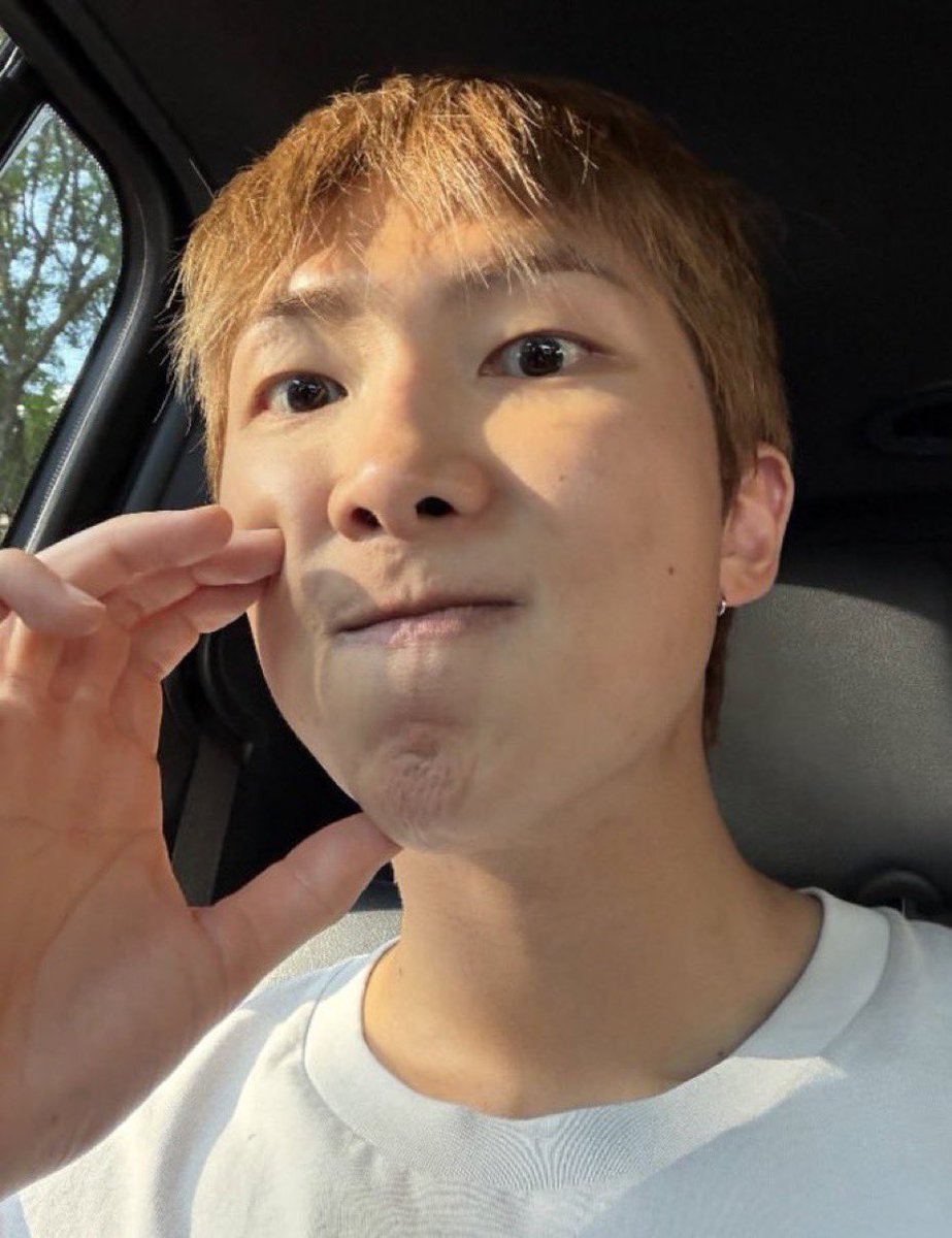 97kookss's tweet photo. oh my god tears in my eyes https://t.co/LFsyLy7ytD