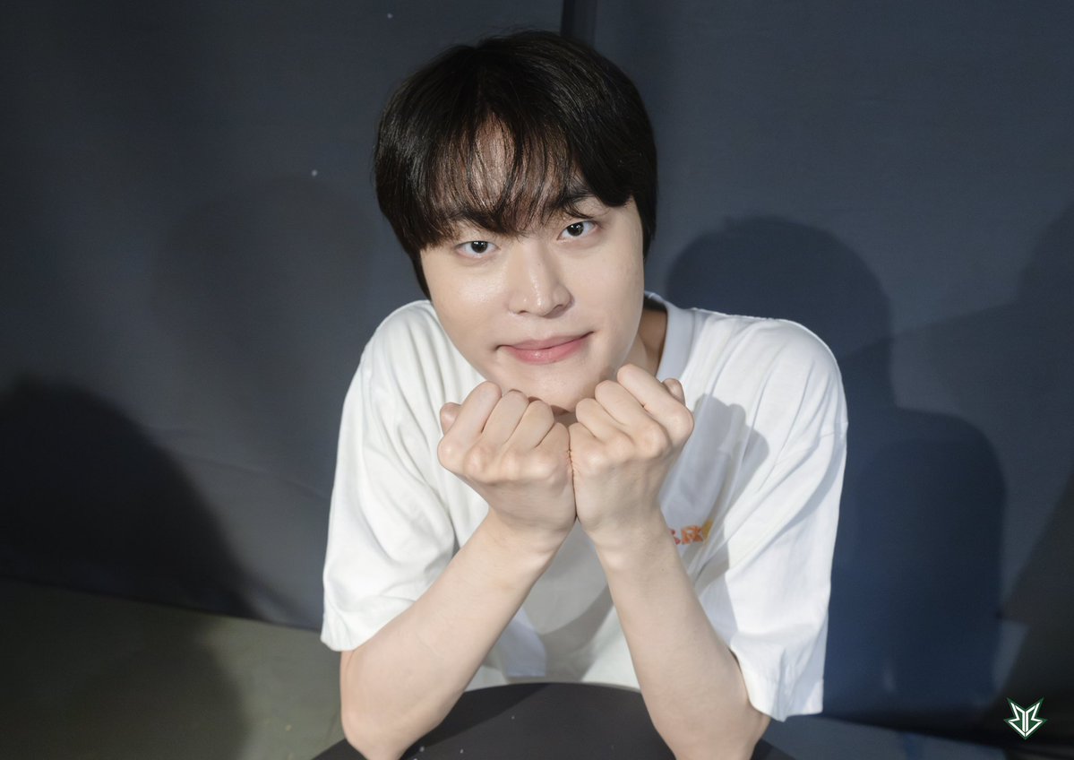 Brionesports's tweet photo. [𝗕-𝗵𝗶𝗻𝗱 𝗣𝗵𝗼𝘁𝗼 𝘀𝗵𝗼𝗼𝘁 📸]

기쁨은 나눌수록 커지는 법!
한진 브리온 승리 비하인드 사진 공개 (⑅˘͈ ᵕ ˘͈ ) https://t.co/UPaPNLn2gl
