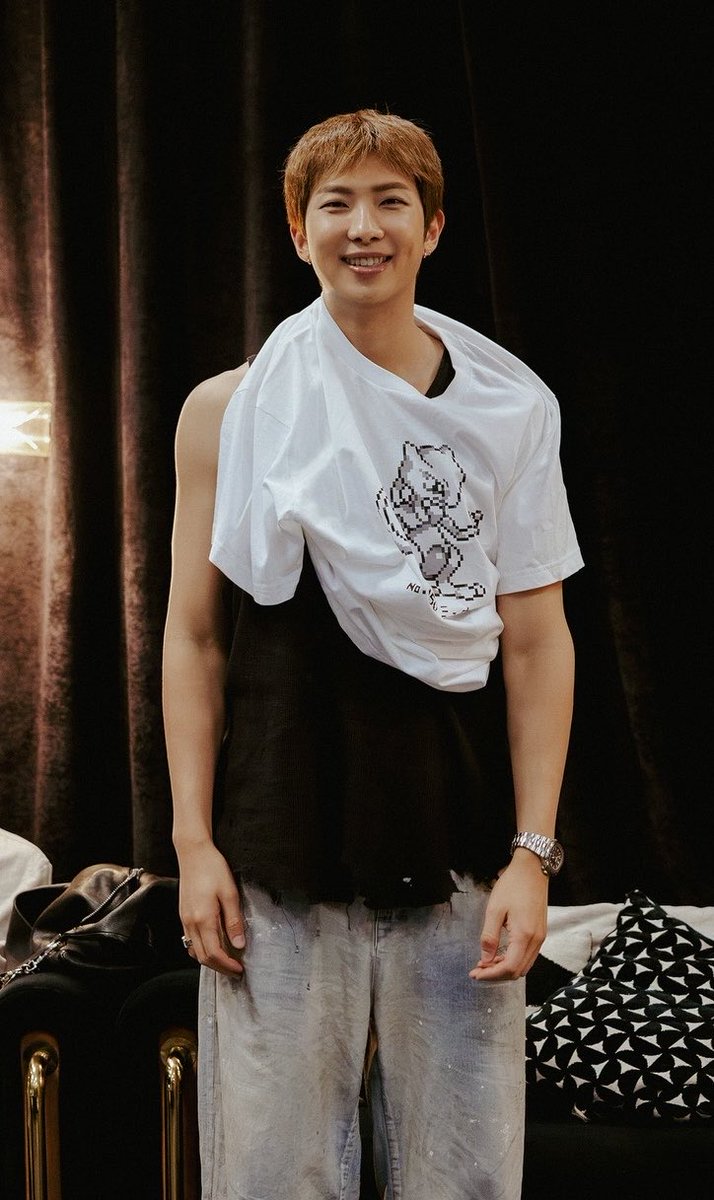 jooniefighting's tweet photo. 난 남준이 이런 사진이 제일좋드라🥰🥰 https://t.co/HGt1F2P2xd