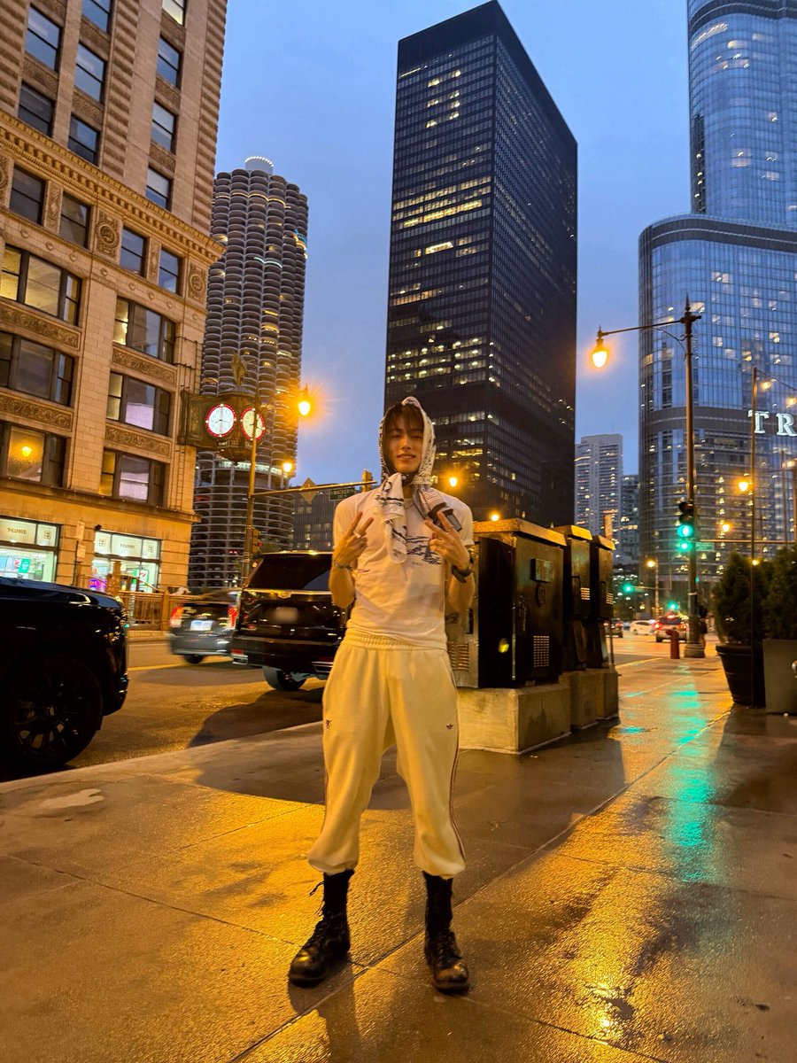 eomseaniee's tweet photo. seonghyeon is traveling around the world https://t.co/wBnZPWfMc6