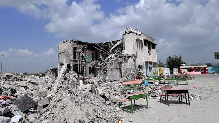 IRANinZIMBABWE's tweet photo. Trump:
“If Iran obtains nuclear weapons, it could blow up Italy in two minutes.”

Just 6 month ago the U.S. army killed 168 children in Minab, Iran.
We're not talking about Hiroshima and Nagasaki at all. 
The fact that Zionists killed 80,000 innocent women and children in Gaza is forgotten. 

Why Italy now? Because they bravely refused to let their soil be used against other countries? For an unjustified and illegal aggression.
Is there no limit to playing with public opinion?