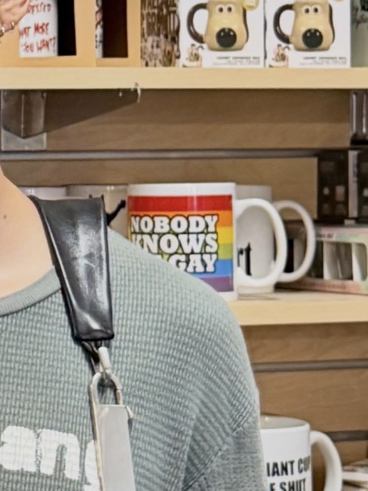 vjungist's tweet photo. the “nobody knows im gay” cup in the back?/&amp;/?3;&amp;!9😭😭 https://t.co/fB0ToJbiLM