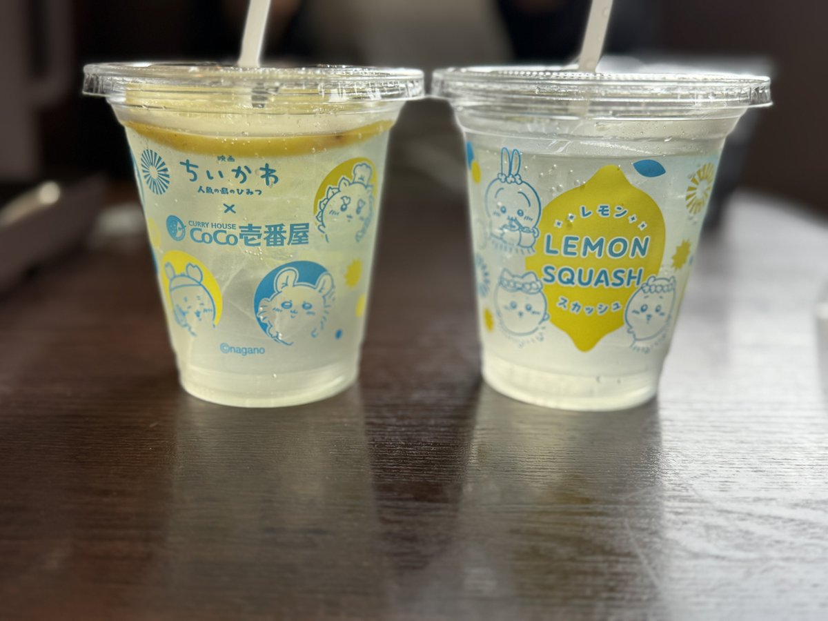 hide0205Bz's tweet photo. 古本屋被り....
好きだけど.....!
シールは被らなかったから嬉しかった https://t.co/A162YvXoJu