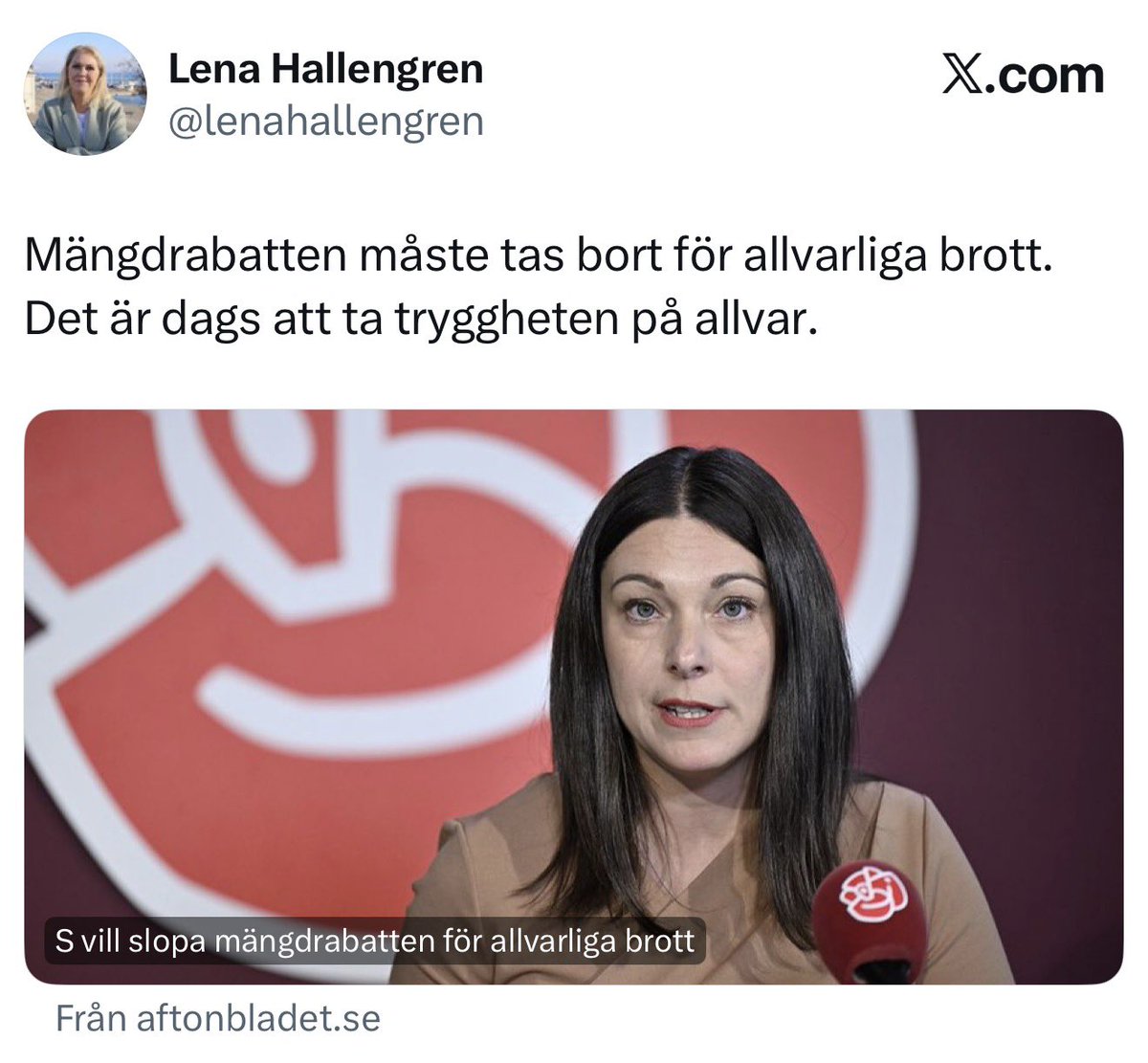 jonsson_henrik's tweet photo. S försöker slingra sig ur det faktum att de röstar nej till exakt detta om fem dagar — och de kan inte själva få igen något likande förslag efter valet eftersom MP är emot.

Det är dags att sluta ta socialdemokraterna på allvar. https://t.co/VLscdmk8T1
