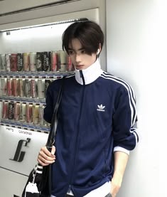 mido1s's tweet photo. 黄金色の海を背に彼女は黄金色のオーラを放っていた、ゴールデンアワーから苦情が来た ✨ 💖 🌅

#anime #animegirl #イラスト #アート
dnq https://t.co/lZXPLrRYVe